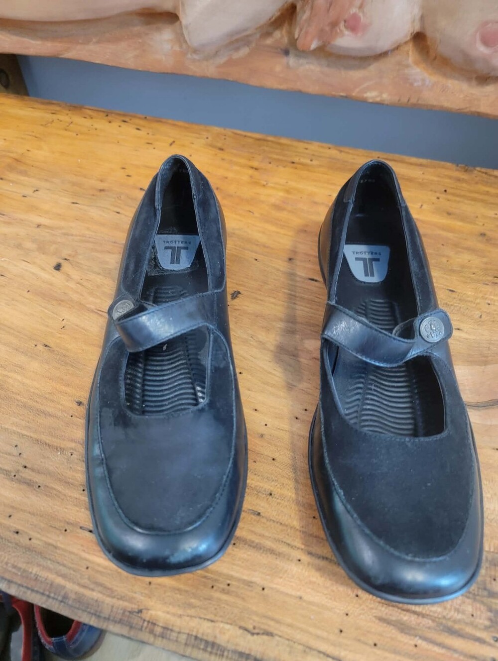 Trotter's "Sugar" Size 8.5 Mary Jane Flat